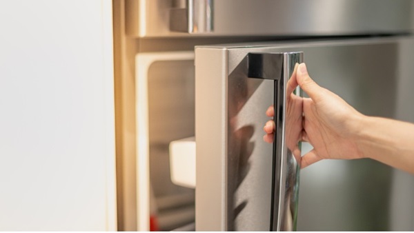 Bien installer les portes de son frigo